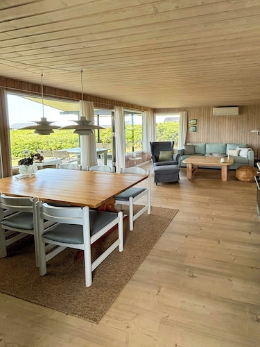 Renovated 70s house with sea view near Lønstrup