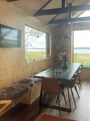 Dining - Modern wooden house near Halkær bredning (nibe)
