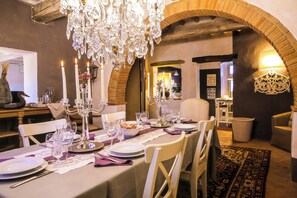 Dining - Historic farmhouse with infinity pool and sauna (Monte San Savino)