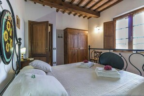 Free WiFi - Apartment overlooking Lake Trasimeno (Castiglione del Lago)