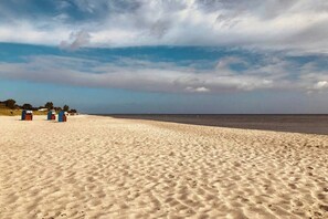 Beach - Light-flooded country house on the Baltic Sea (Steinberg)