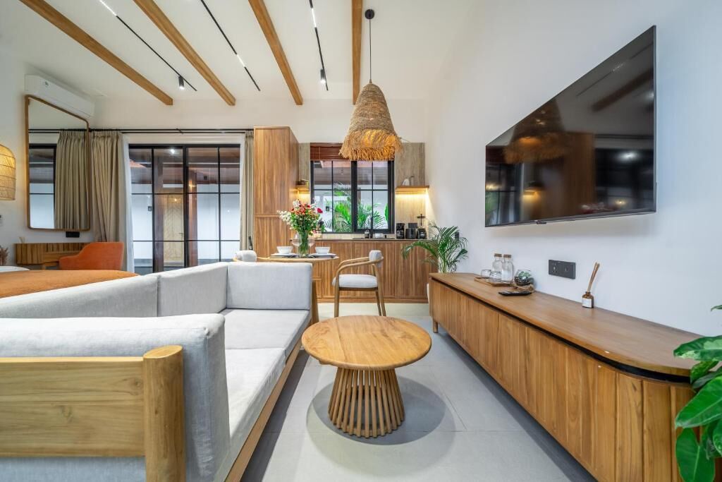 Classic Apartment, Patio, Courtyard View | Living area | 50-inch Smart TV with digital channels