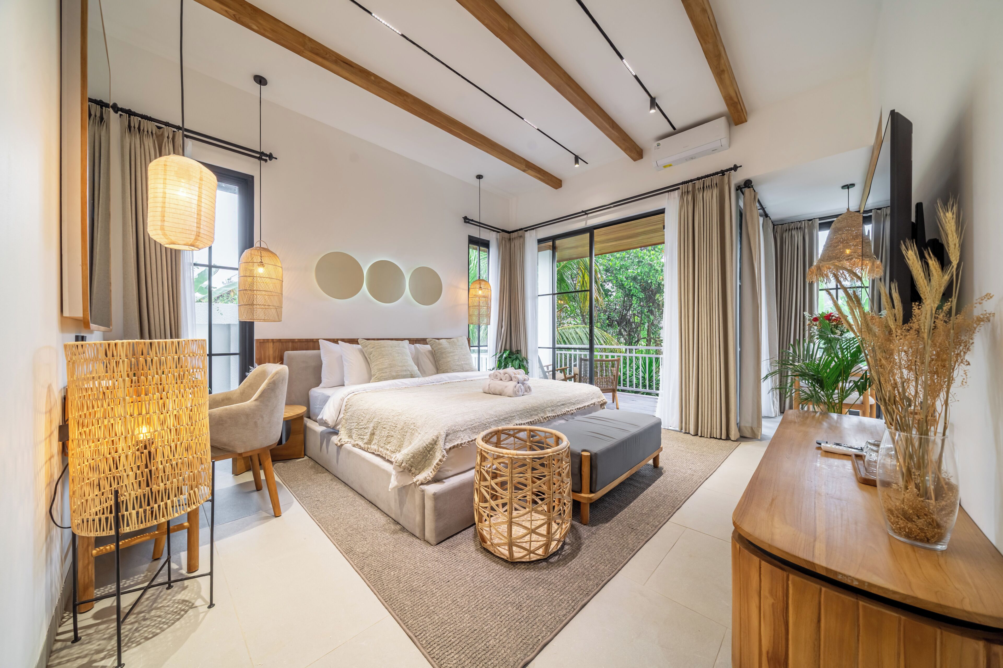 Superior Apartment, Balcony, Courtyard View | Egyptian cotton sheets, premium bedding, in-room safe