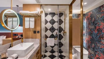 Basic Single Room | Bilik Mandi | Kelengkapan dandanan diri percuma, pengering rambut, tuala disediakan