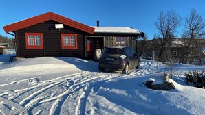 Unclassified image, 4 of 17, button - Traditional cabin in Nøsterbølia (Uvdal)