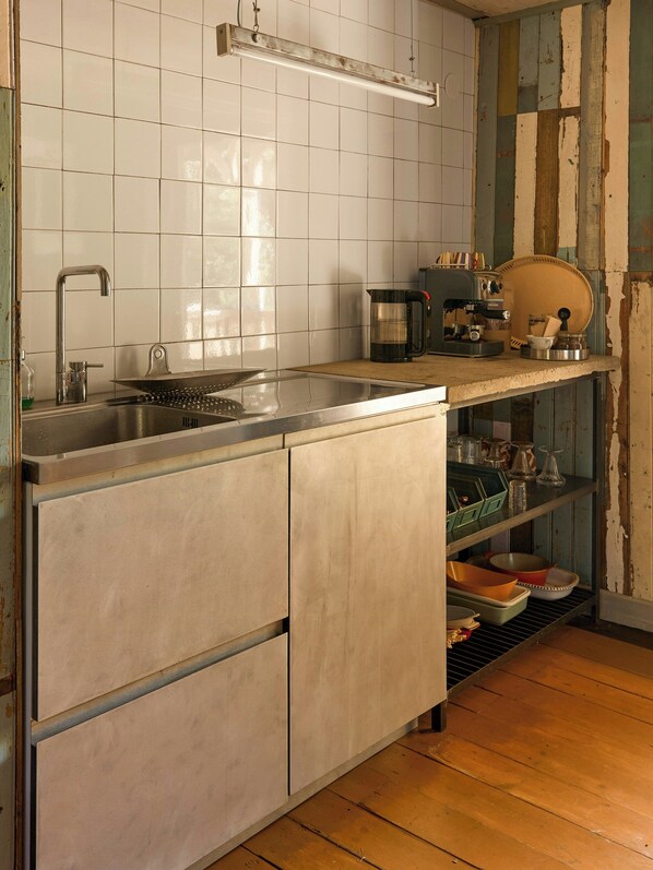 Oven, dishwasher, coffee/tea maker