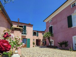 Exterior - Ground floor apartment with sea view near Lucca (Massarosa)
