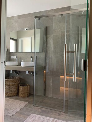 Shower - Design house with hammam near Lake Geneva (Perrignier)