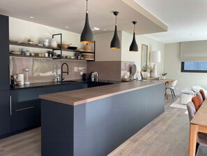 Microwave, oven, dishwasher, coffee/tea maker - Design house with hammam near Lake Geneva (Perrignier)