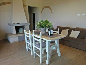 Dining - Apartment with Chianti views in Montaione (Montaione)