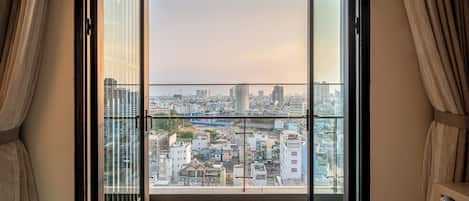 Elite-Apartment, 3Â Schlafzimmer, Balkon, Stadtblick | Balkon