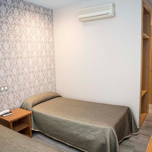 Room - Hotel Simancas (Geria)