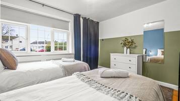 Iron/ironing board, WiFi, bed sheets