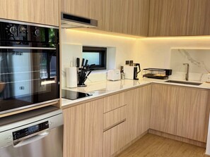 Family Villa, Mountain View | Private kitchen - Bungalow Phuket (Kamala)