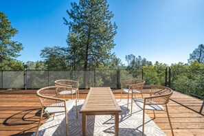 Outdoor dining - Modern Woods Retreat | Treehouse, 10 min to Bethel (Redding)