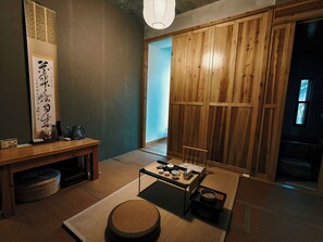 Traditional Loft, Patio, Garden View | Interior - Wild Gaze Ancient Tea Sanctuary (Huangshan)