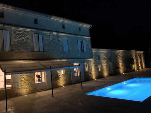 Ancien Domaine viticole XVIe siècle | Piscine chauffée | 14 pers. | Gironde