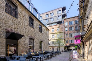 Outdoor dining - Rotermann Urban Art City Escape (Tallinn)
