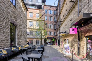 Outdoor dining - Rotermann Urban Art City Escape (Tallinn)