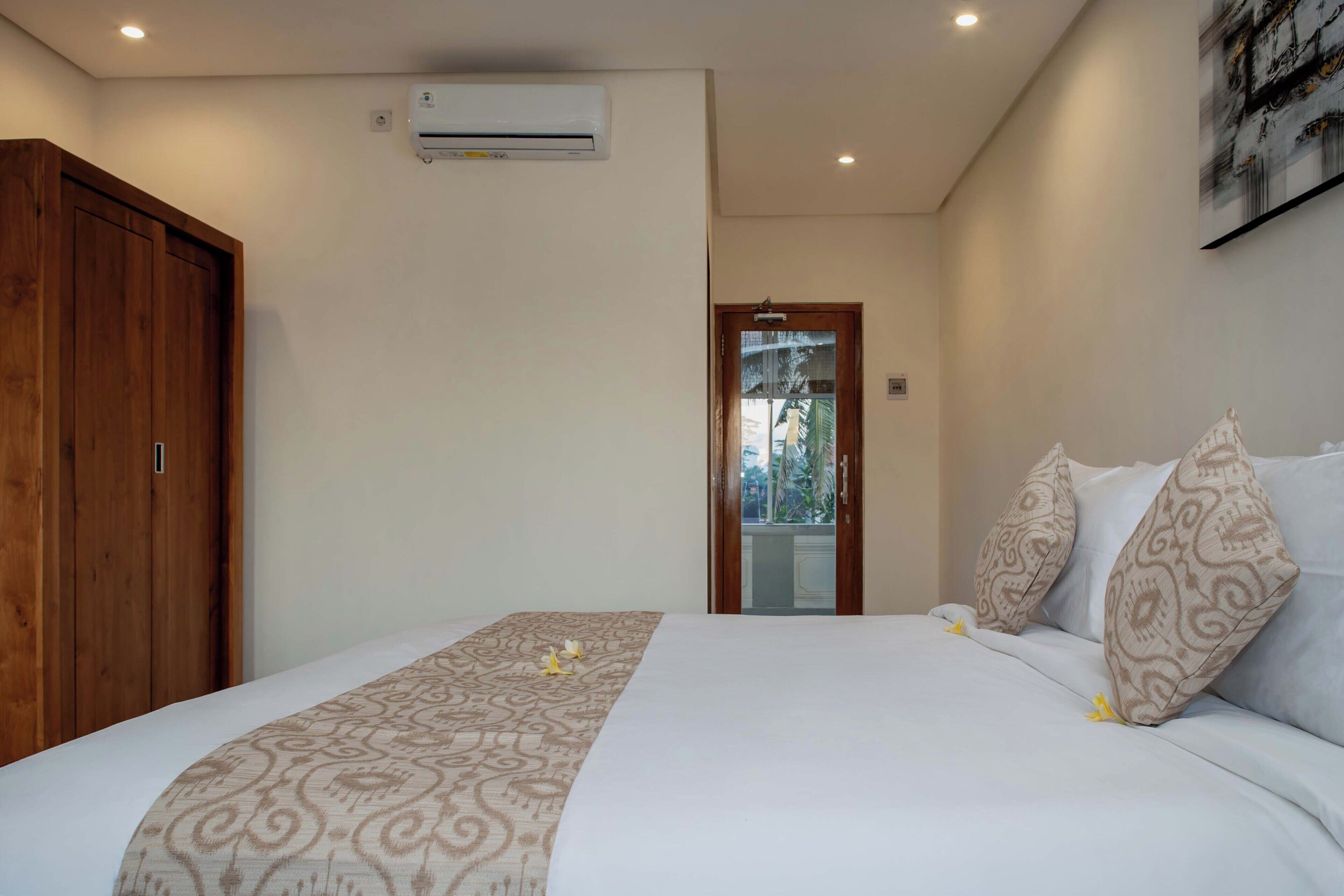 Deluxe Double Room, Garden View | Premium bedding, desk, free WiFi, bed sheets