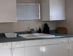 Private kitchen - Heart of Tucson - Near University of Arizona - 7 Min DT & 4 Ave 1B1B (Tucson)