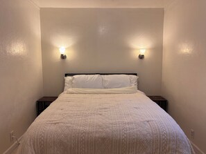WiFi, bed sheets - Heart of Tucson - Near University of Arizona - 7 Min DT & 4 Ave 1B1B (Tucson)