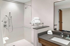 Bathroom - Fairfield by Marriott Inn & Suites Norwalk (Norwalk)