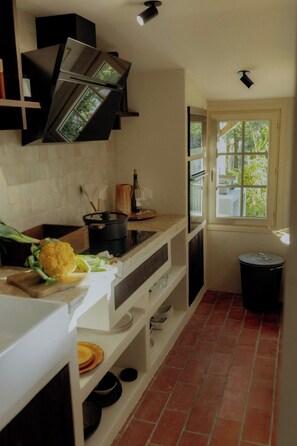 Microwave, oven, coffee/tea maker