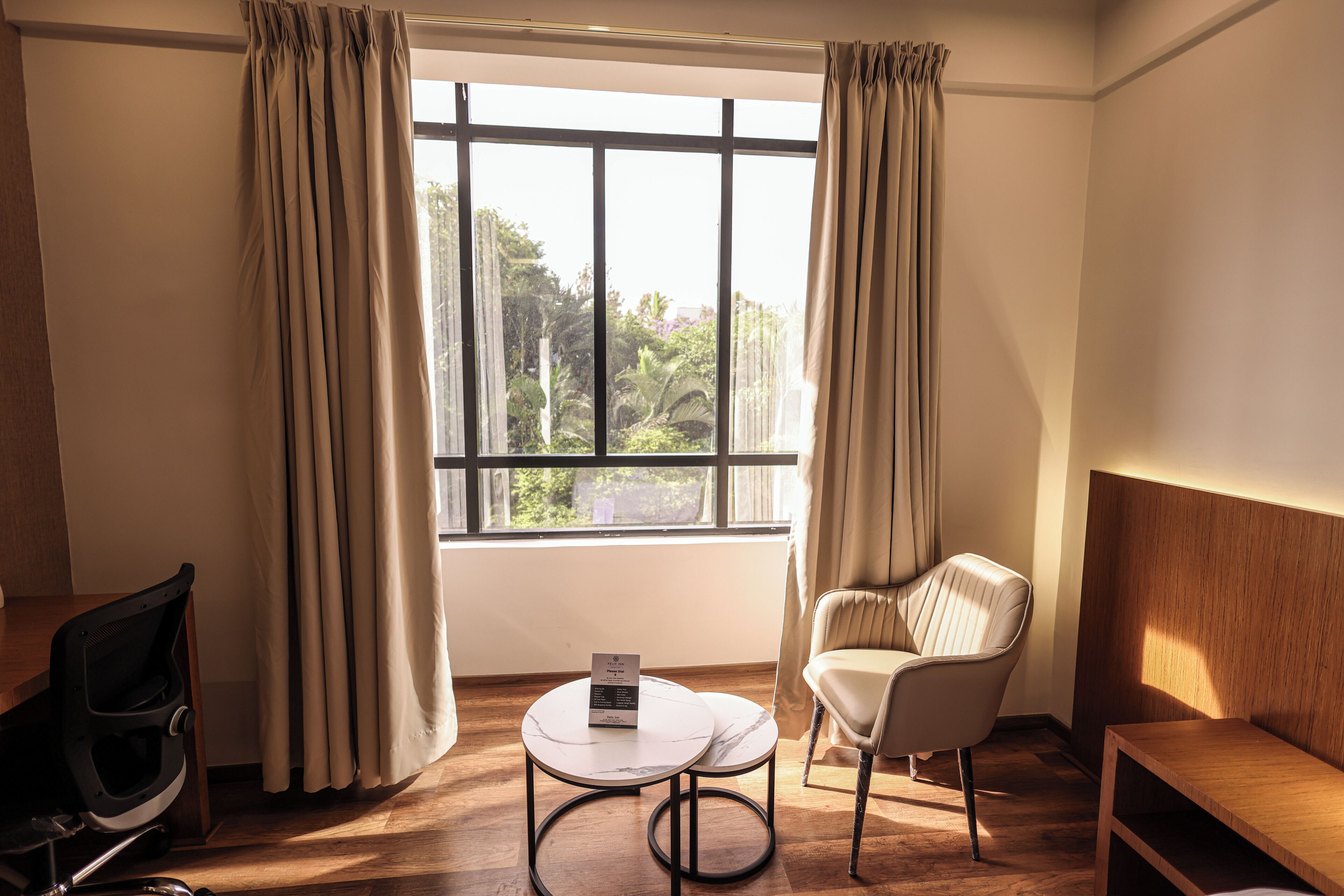 Superior Room, 1 King Bed | Memory-foam beds, minibar, desk, laptop workspace