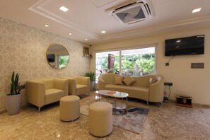 Lobby sitting area - Felix Inn Boutique Hotel - Bengaluru Airport (Bengaluru North Bengaluru)