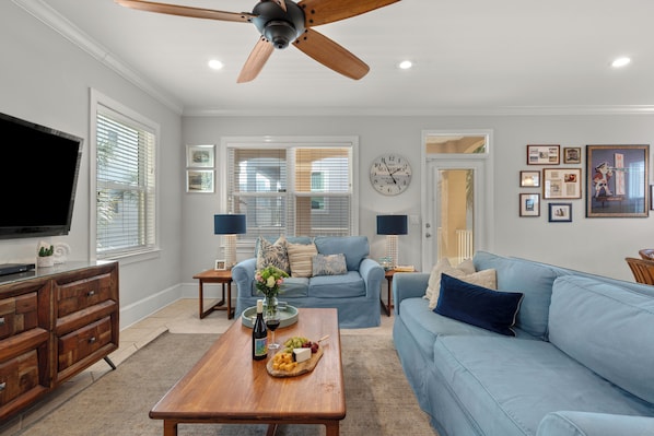 5BR + Community Pool + Balconies | Walk to Beach | Spyglass by ...