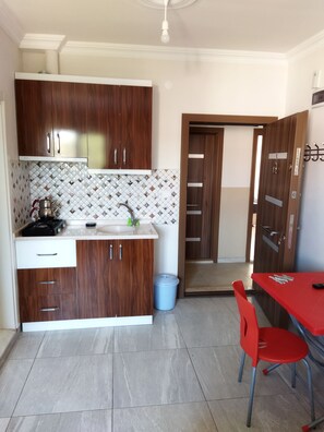 Basic Studio, Garden View | Private kitchen - KUMCAĞIZ NAİL PANSİYON (Kandıra)
