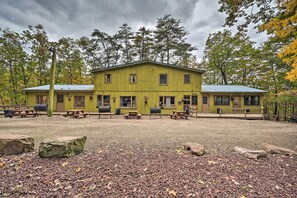 Outdoor dining - Near Raystown Lake! 3 Units at Urban Saddle Ranch (Huntingdon)