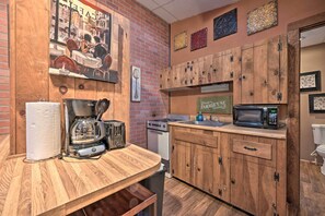 Private kitchen - Near Raystown Lake! 3 Units at Urban Saddle Ranch (Huntingdon)