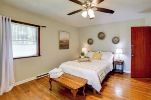 Desk, iron/ironing board, Internet, bed sheets - Hiking & Fly Fishing Hub! Mtn-View Catskills Haven (East Branch)