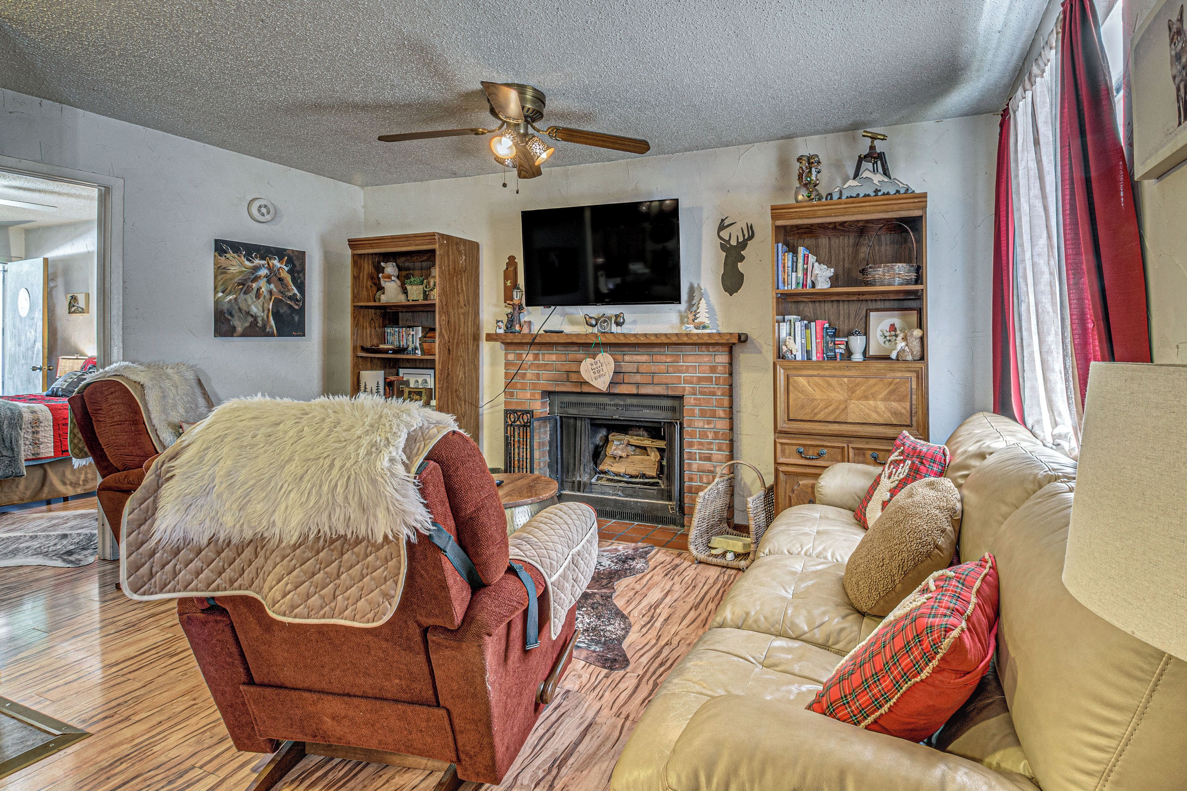 Walk To Dtwn Cloudcroft! Cozy Mtn Cabin W/ Hot Tub - Cloudcroft, NM