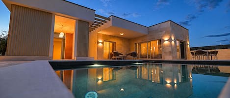 Beheizter Pool