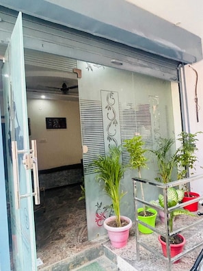Deluxe Room | Exterior detail - Casa De Royal A Boutique Home (Rishikesh)