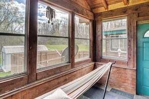 Interior - Family + Group Friendly | Modern Log Cabin Home (Cedar Grove)