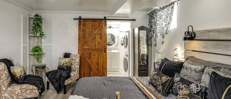 4 bedrooms, desk, iron/ironing board, travel crib
