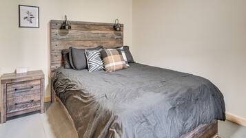 Iron/ironing board, Internet, bed sheets