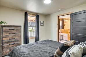 Room - Lake Days, Trails & More! Updated Apt in Mineville (Mineville)