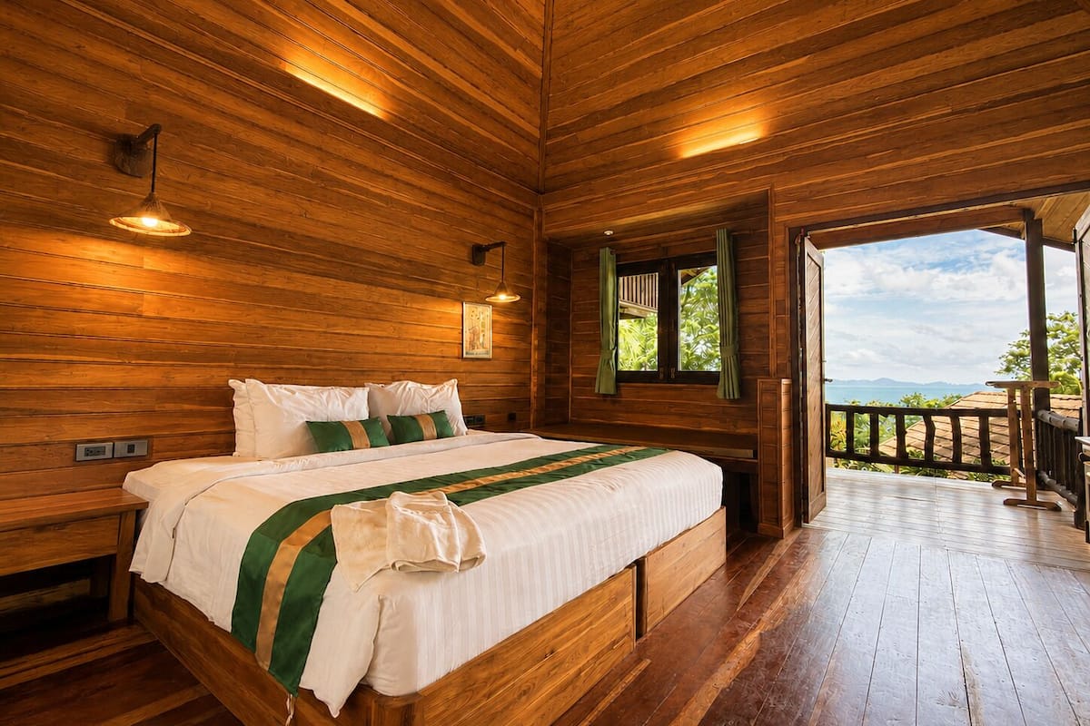 Suite, Balcony, Ocean View | Desk, blackout curtains, free WiFi, bed sheets