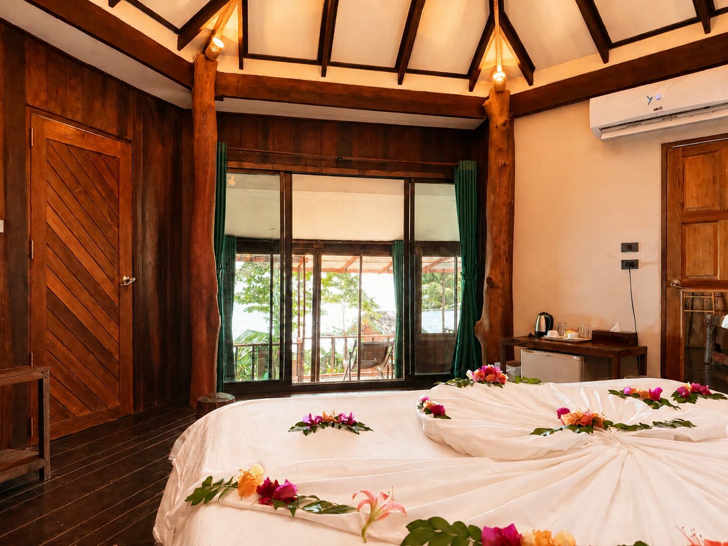Deluxe Bungalow, Balcony, Sea View | Blackout curtains, free WiFi