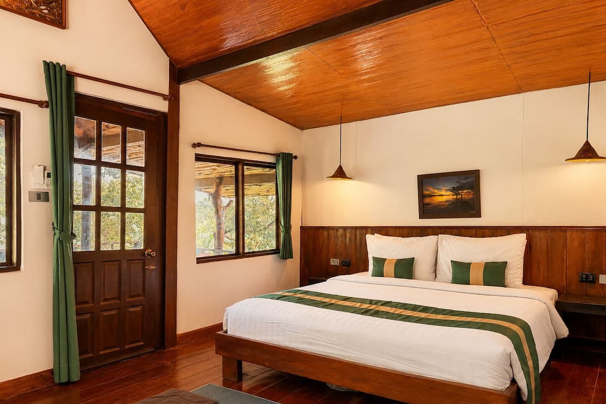Blackout curtains, free WiFi, bed sheets