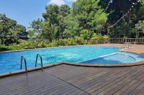 Pool - Ting Rai Bay Resort (Nuea Khlong)