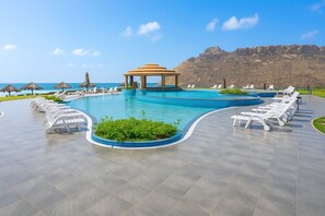 Outdoor pool - Arabian Sea Resort Salalah (Mirbat)