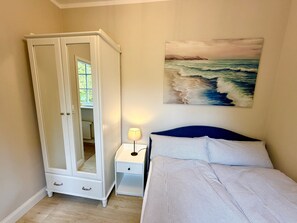 Iron/ironing board, WiFi, bed sheets - Apartment 'Ostsee-Glück' with Sea View, Balcony and Wi-Fi (Lübeck)