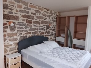 Room - Vrbo Property (Plouescat)