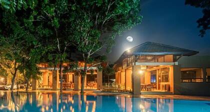 Paradise Bay Resort - Arugambay